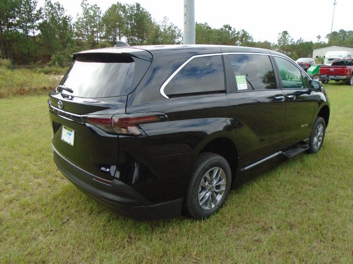 2025 TOYOTA SIENNA - Image 20