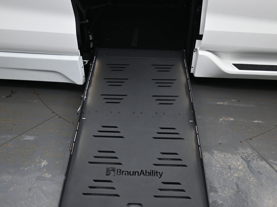 New 2026 Toyota Sienna Hybrid XSE Sport - BraunAbility Side Entry Entry Fold Out Automatic Ramp