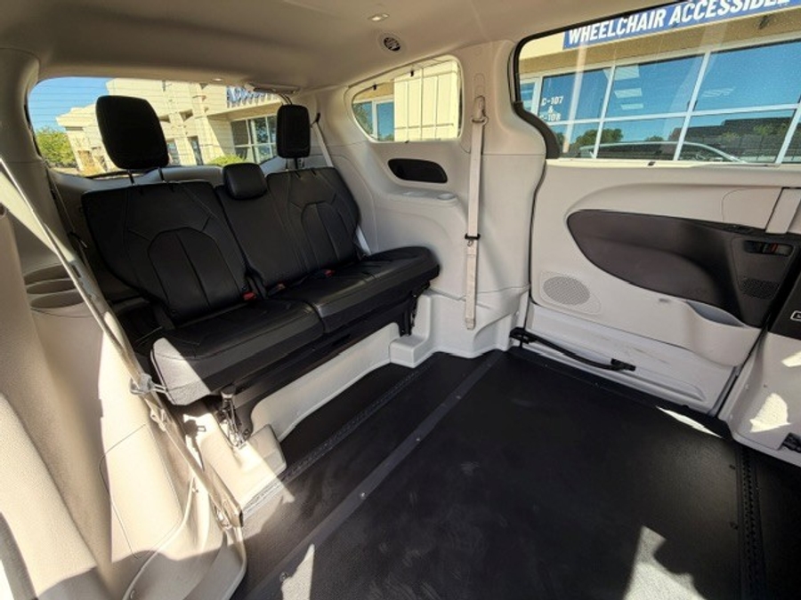 Used 2021 Chrysler Pacifica Touring L - BraunAbility Side Entry Entry In Floor Automatic Ramp