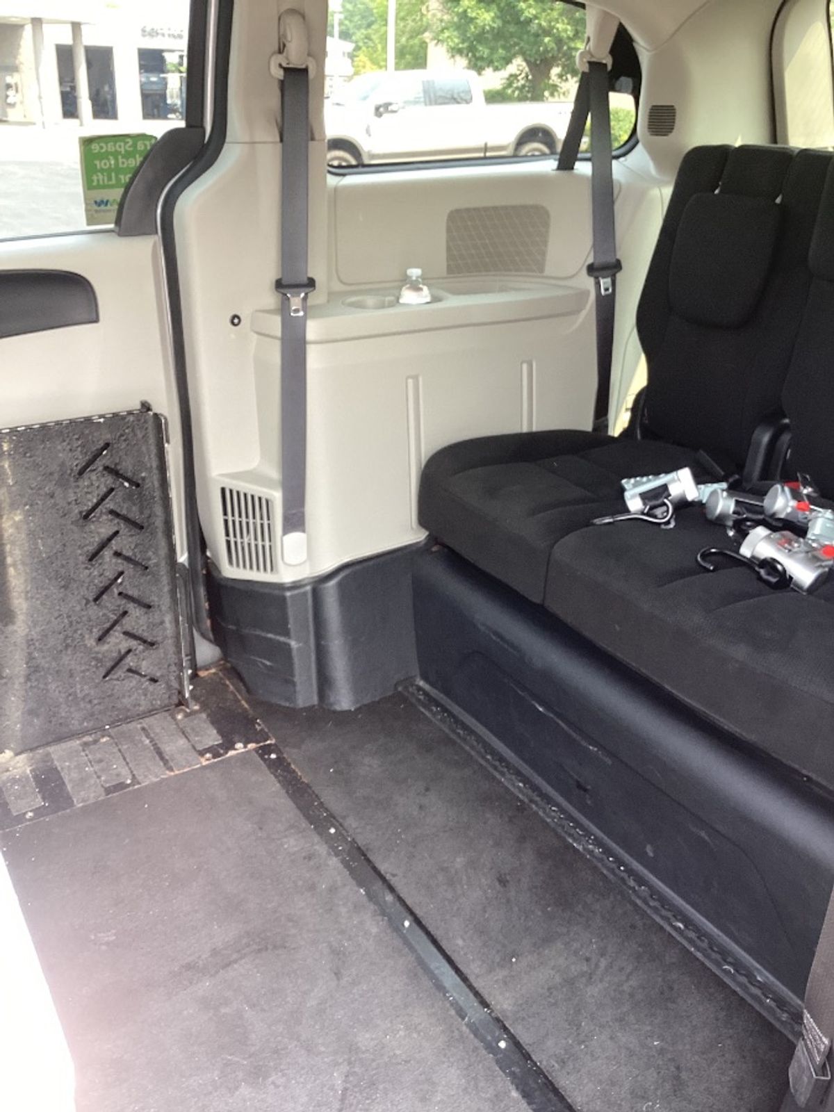 2015 DODGE GRAND CARAVAN - Image 9