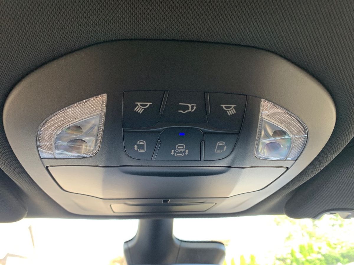 2024 CHRYSLER VOYAGER - Image 2