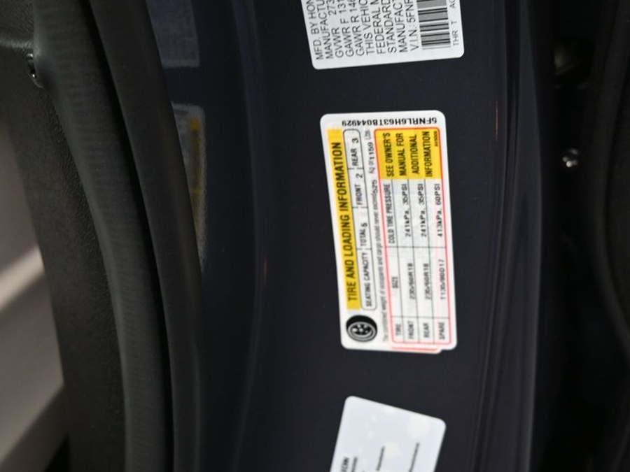Blue Honda Odyssey image number 13