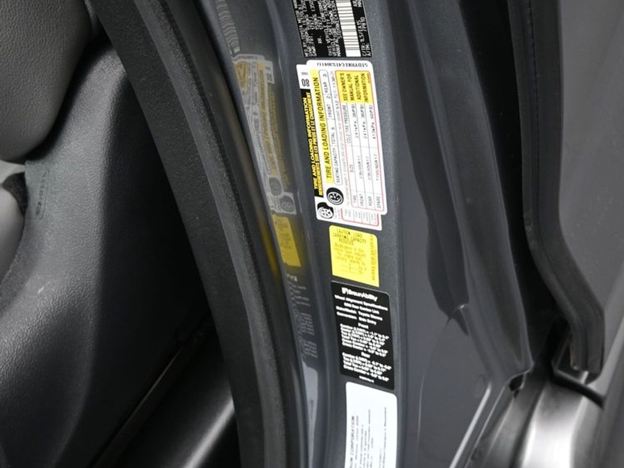 New 2026 Toyota Sienna Hybrid XLE Base - BraunAbility Side Entry Fold Out Automatic Ramp