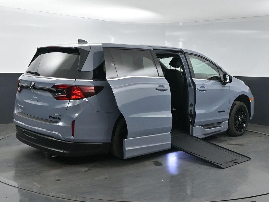 New 2025 Honda Odyssey Sport - BraunAbility Side Entry Entry In Floor Automatic Ramp