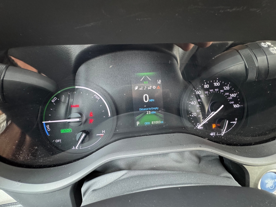 Grey Toyota Sienna image number 5