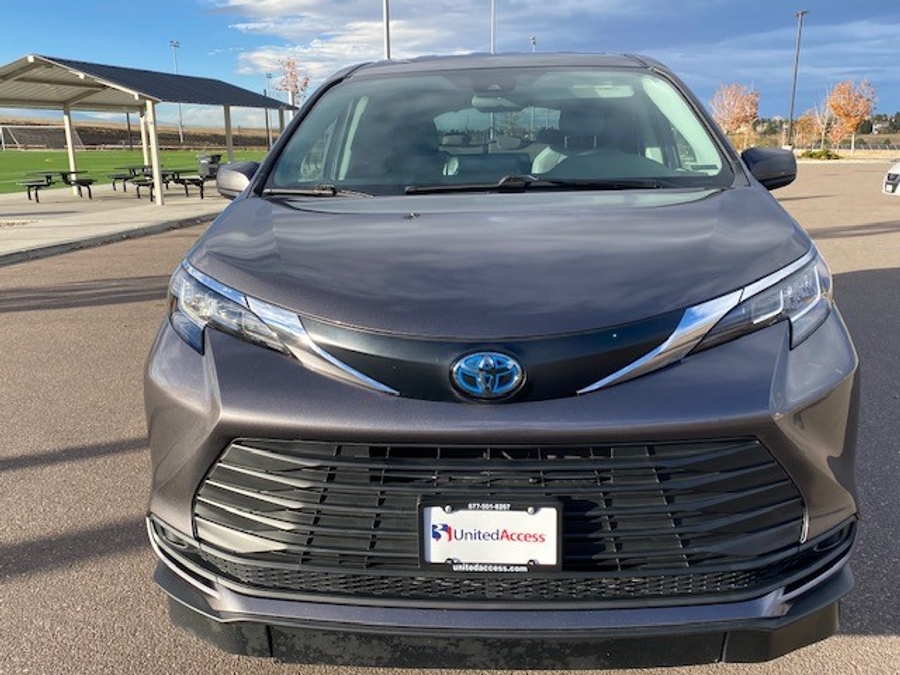 Used 2022 Toyota Sienna Hybrid LE - VMI Side Entry Entry In Floor Automatic Ramp