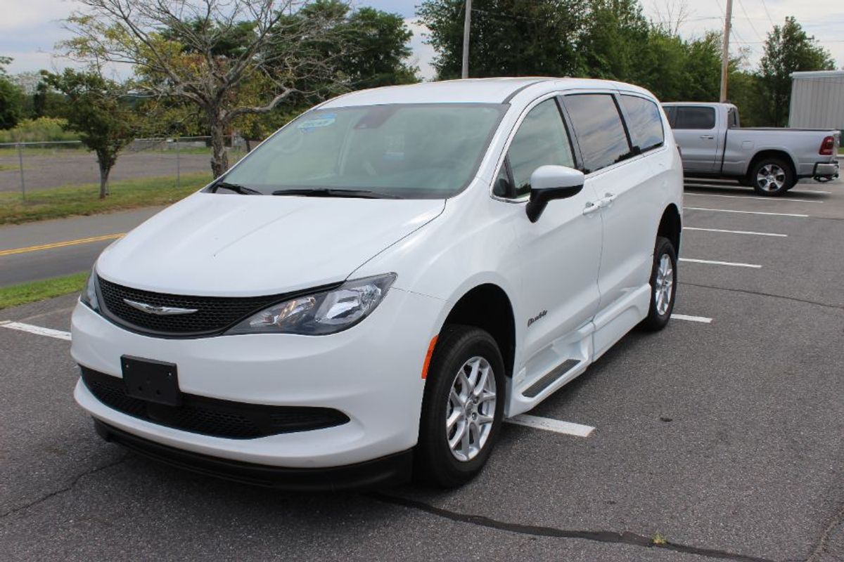 2023 CHRYSLER VOYAGER - Image 3