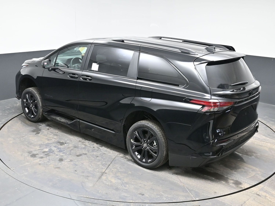 New 2026 Toyota Sienna Hybrid XSE Sport - BraunAbility Side Entry In Floor Automatic Ramp
