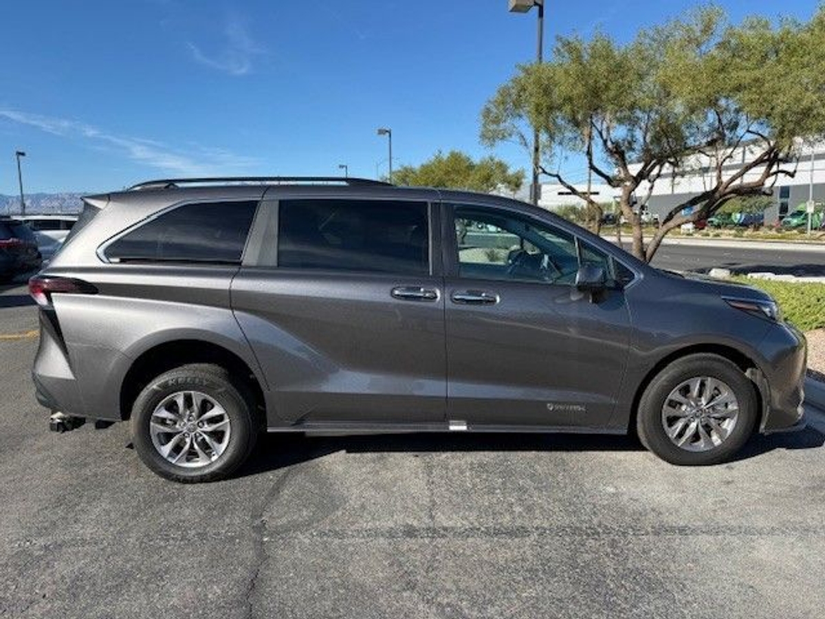 2024 TOYOTA SIENNA - Image 18