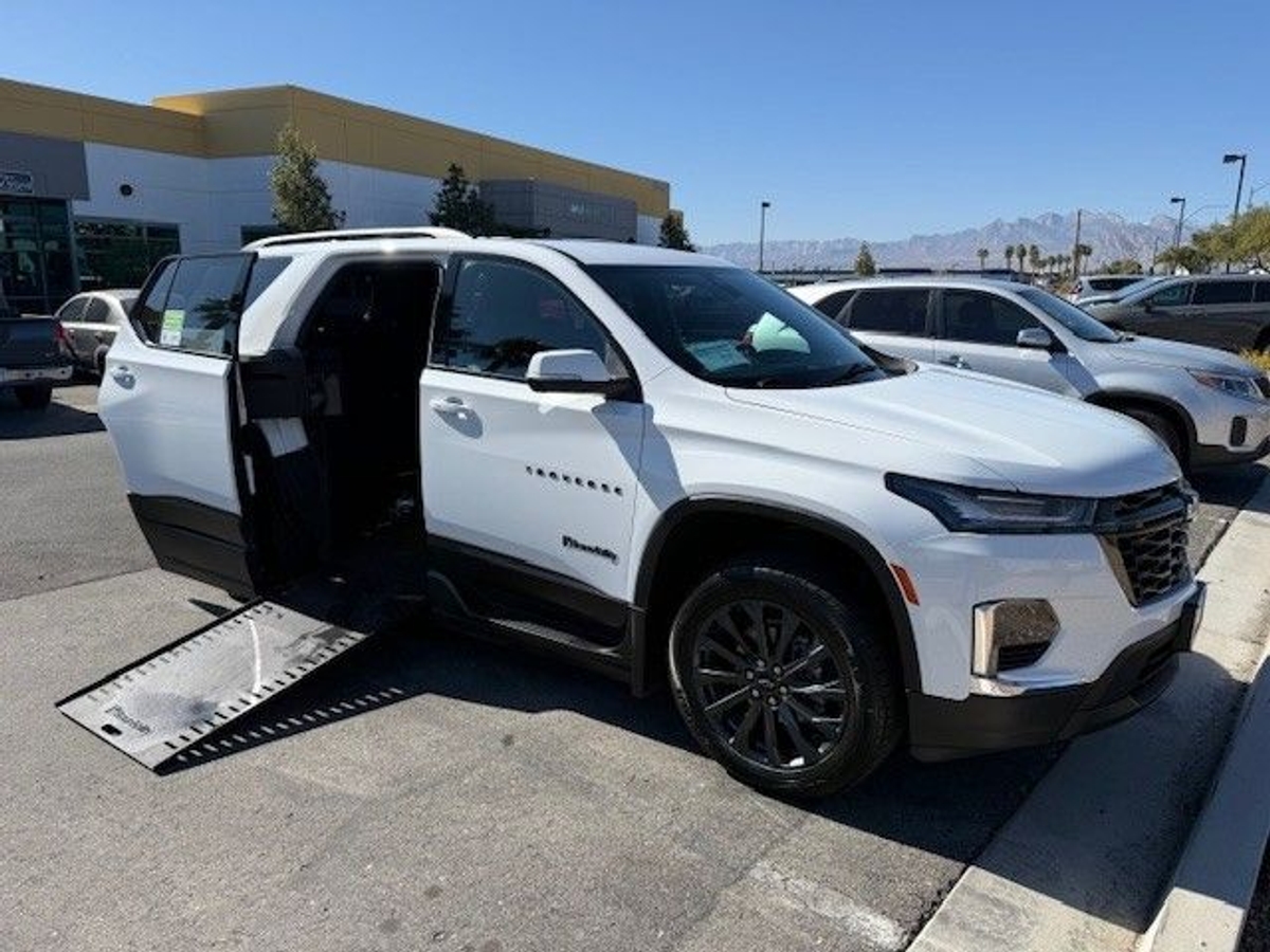 2022 CHEVROLET TRAVERSE - Image 19
