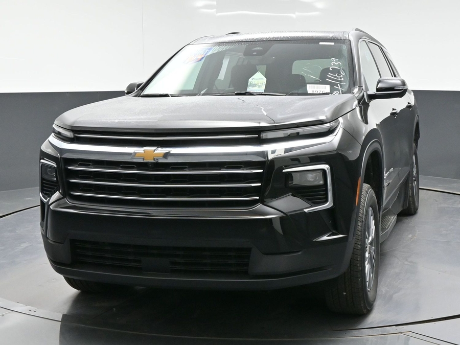 Black Chevrolet Traverse image number 1