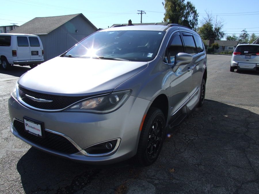 Used 2017 Chrysler Pacifica Touring L - VMI Side Entry In Floor Automatic Ramp