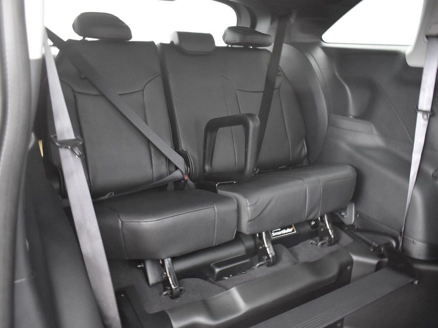 New 2025 Toyota Sienna Hybrid XSE Sport - BraunAbility Side Entry Entry Fold Out Automatic Ramp
