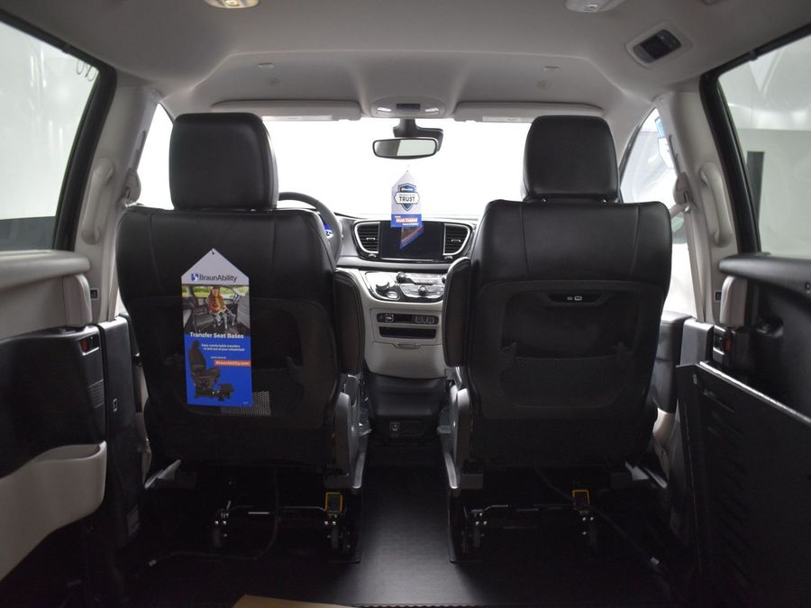 Used 2024 Chrysler Pacifica Touring L - BraunAbility Side Entry Entry Fold Out Automatic Ramp
