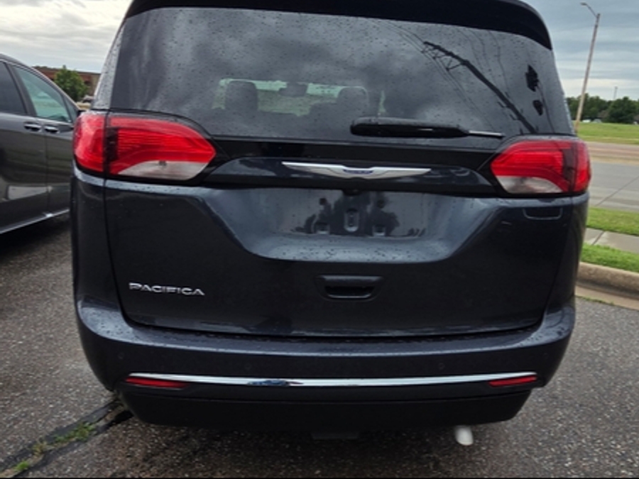  CHRYSLER PACIFICA with Side Entry Automatic In Floor ramp