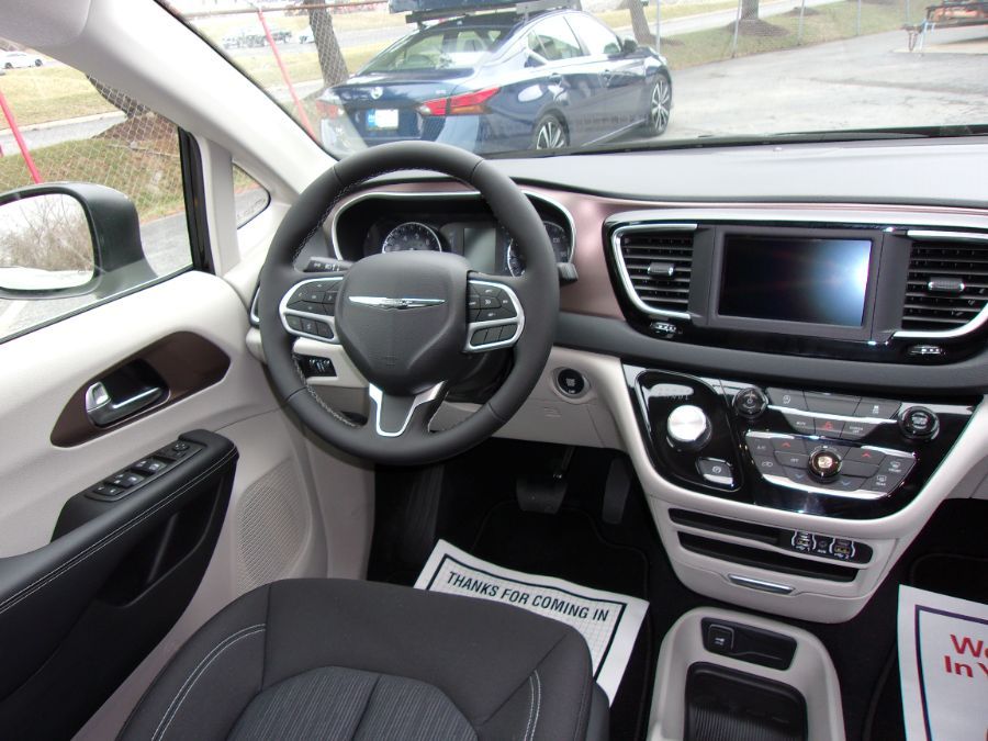 2022 CHRYSLER VOYAGER - Image 11