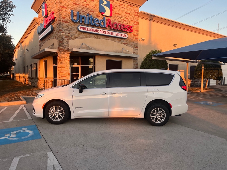 Used 2024 Chrysler Pacifica Touring - DRIVERGE Rear Entry Entry Fold Out Manual Ramp