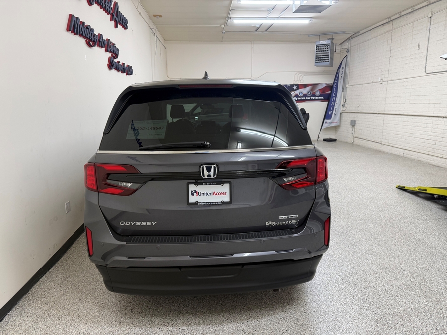 Used 2025 Honda Odyssey Touring - BraunAbility Side Entry Entry In Floor Automatic Ramp