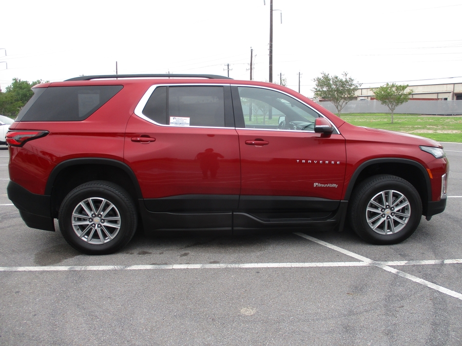 Used 2022 Chevrolet Traverse 1LT - BraunAbility Side Entry Entry In Floor Automatic Ramp