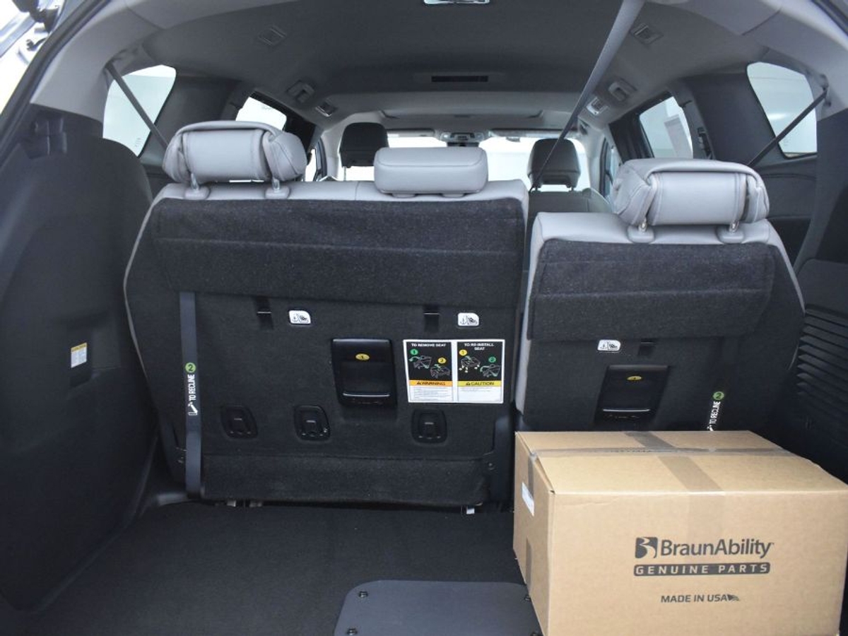 2025 TOYOTA SIENNA - Image 14