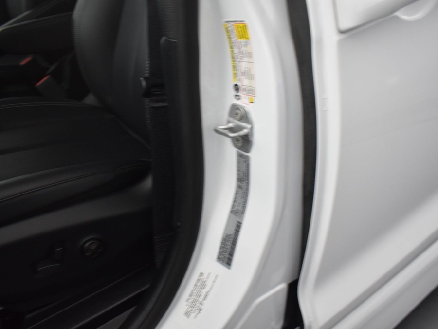 New 2025 Chrysler Pacifica Select Safety - BraunAbility Side Entry Entry Fold Out Automatic Ramp