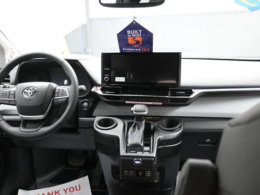 New 2026 Toyota Sienna Hybrid XLE Plus - BraunAbility Side Entry Entry Fold Out Automatic Ramp