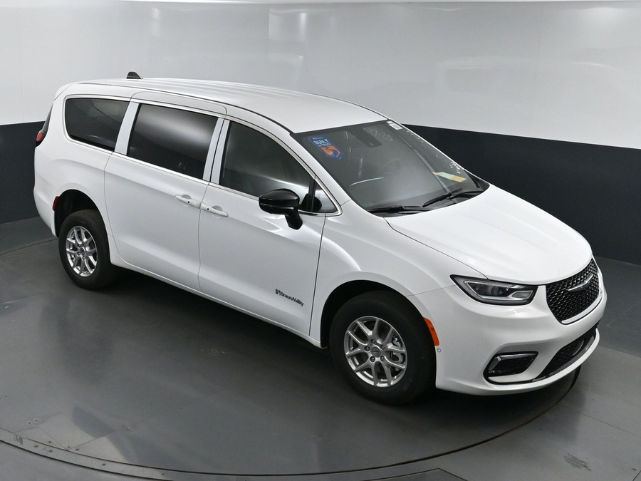 New 2025 Chrysler Pacifica Select Safety - BraunAbility Rear Entry Entry Fold Out Manual Ramp