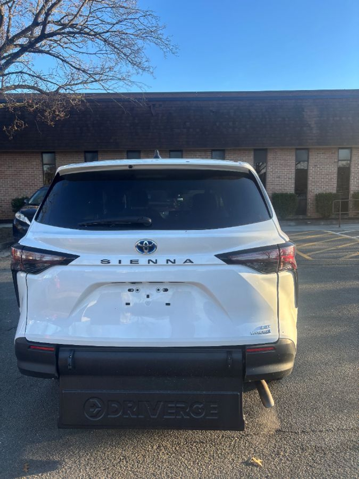 2024 TOYOTA SIENNA - Image 10