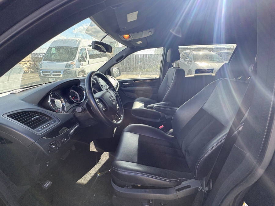 2016 DODGE GRAND CARAVAN - Image 1