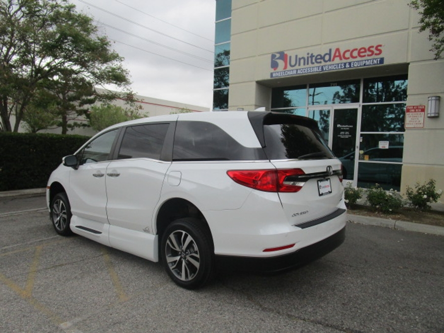 Used 2022 Honda Odyssey Touring - VMI Side Entry Entry In Floor Automatic Ramp