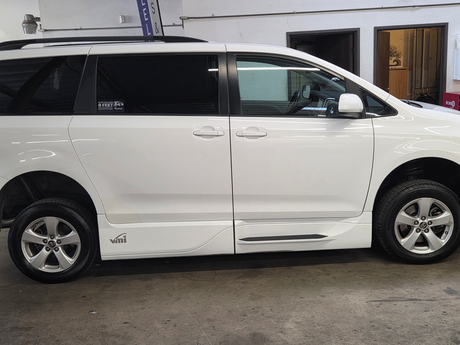 Used 2019 Toyota Sienna LE - VMI Side Entry Entry In Floor Automatic Ramp