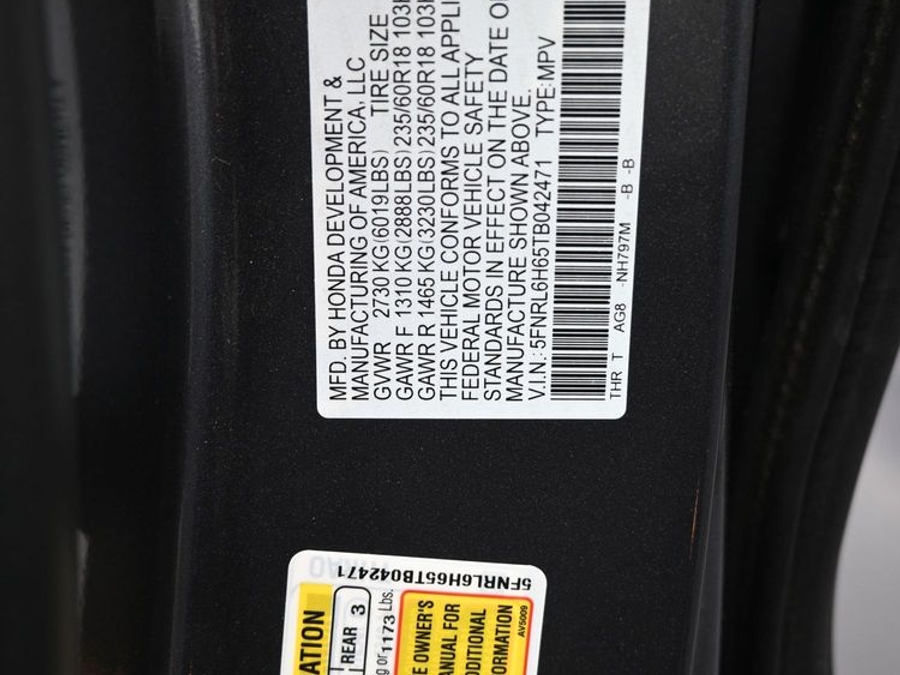 Grey Honda Odyssey image number 8