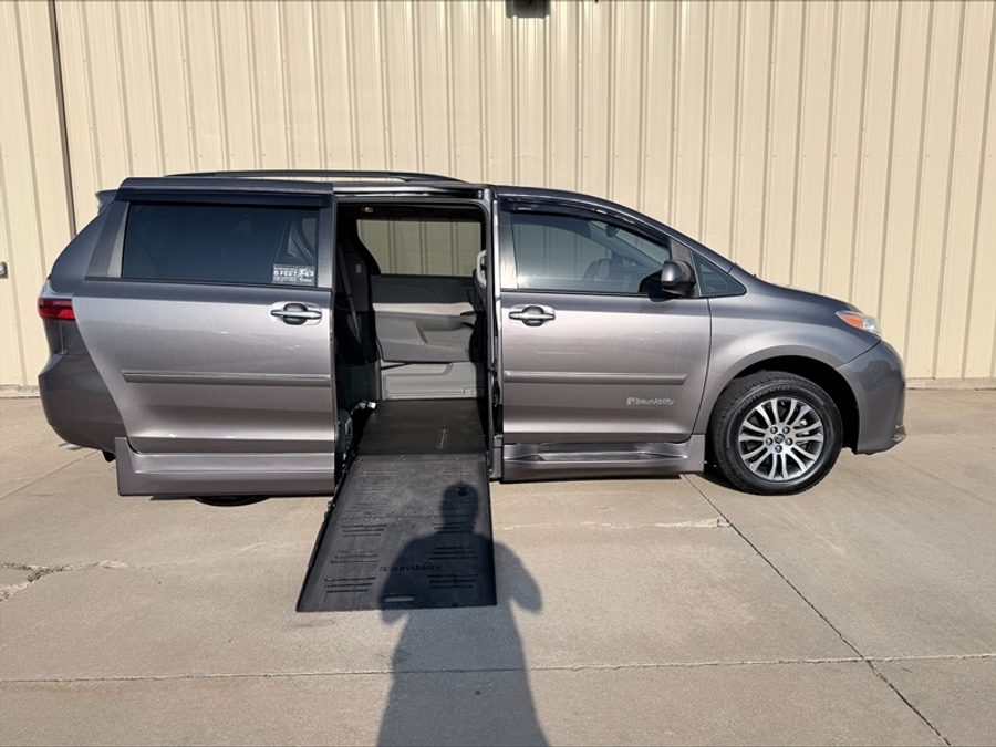Used 2020 Toyota Sienna XLE - BraunAbility Side Entry Fold Out Automatic Ramp