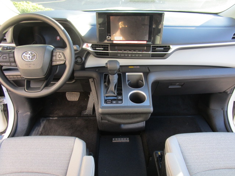 New 2025 Toyota Sienna Hybrid LE AWD w MID ROW - Vantage Mobility Commercial Side Entry Entry In Floor Manual Ramp