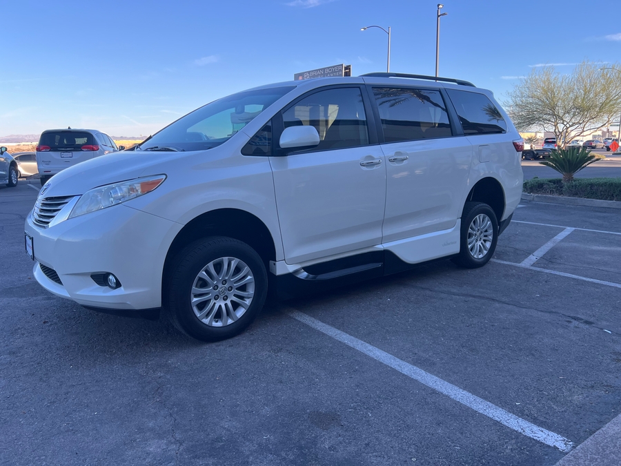 Used 2015 Toyota Sienna XLE Premium - VMI Side Entry Entry In Floor Automatic Ramp