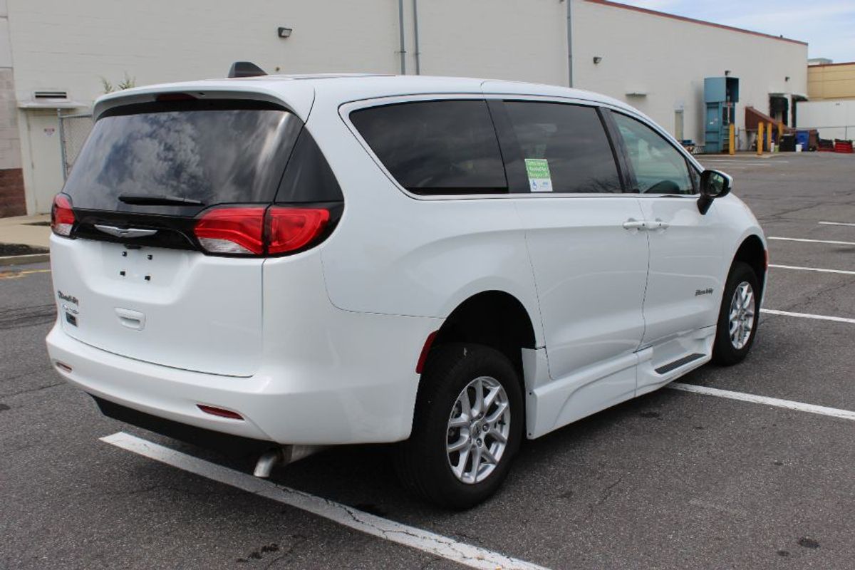 2023 CHRYSLER VOYAGER - Image 7