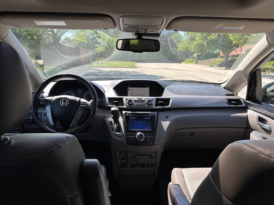 Used 2015 Honda Odyssey Touring Elite - VMI Side Entry Entry In Floor Automatic Ramp