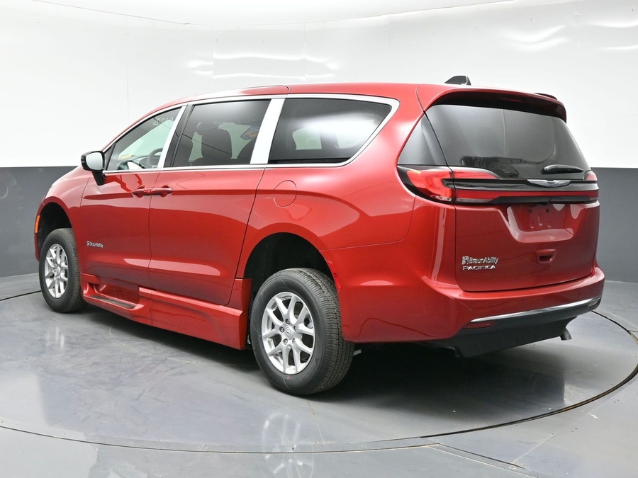 Red Chrysler Pacifica image number 4