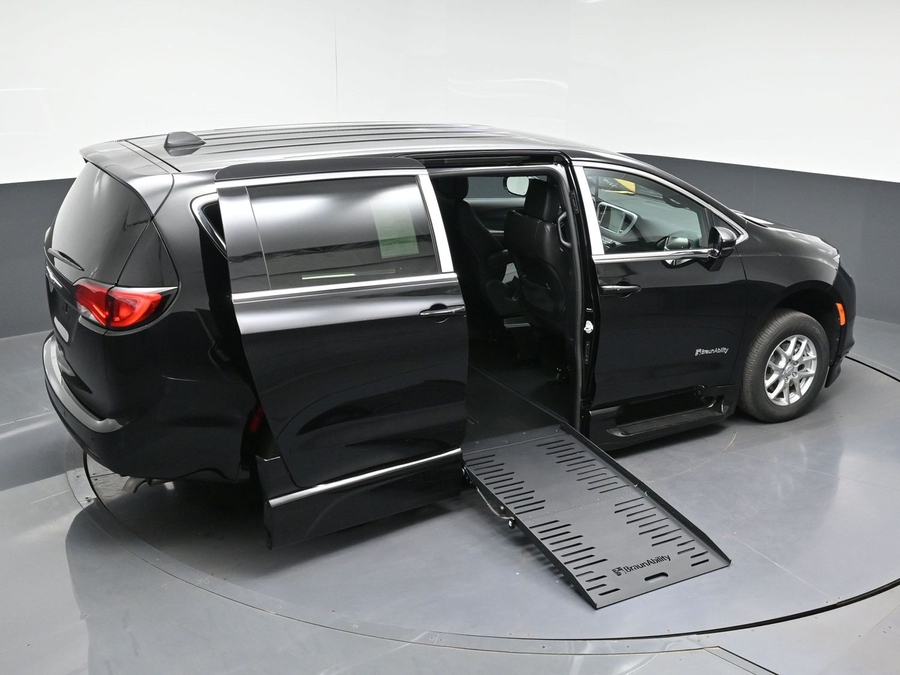 New 2026 Chrysler Voyager LX - BraunAbility Side Entry Fold Out Automatic Ramp