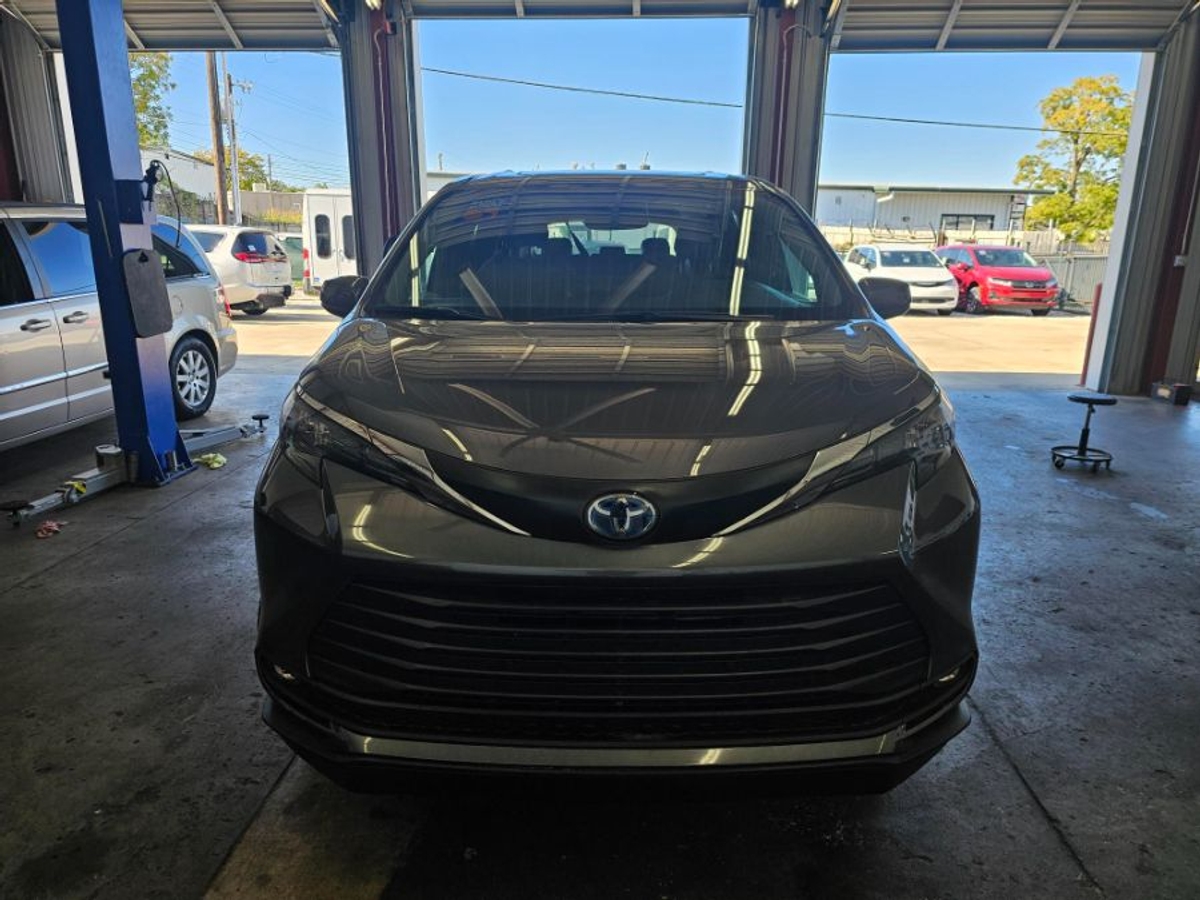 2025 TOYOTA SIENNA - Image 15