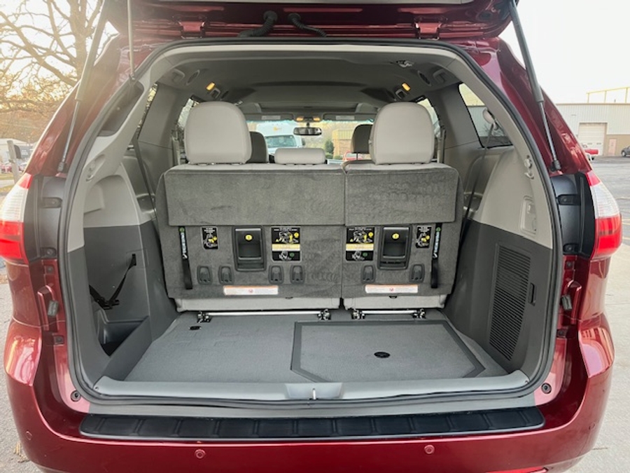 Used 2015 Toyota Sienna XLE - BraunAbility Side Entry Entry Fold Out Automatic Ramp