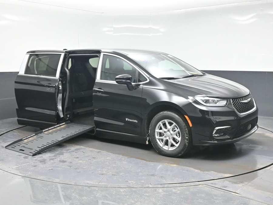 Black Chrysler Pacifica with Side Entry Automatic Fold Out ramp