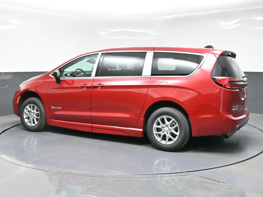 Red Chrysler Pacifica image number 3