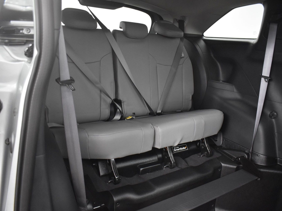 New 2025 Toyota Sienna Hybrid XLE Base - BraunAbility Side Entry Entry Fold Out Automatic Ramp