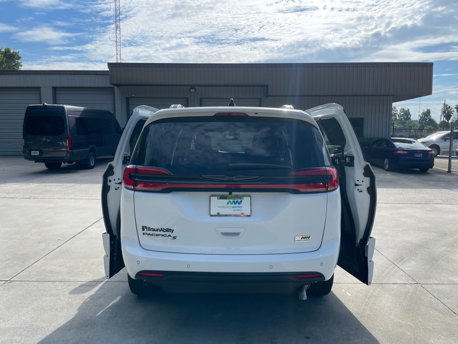 Blanco Chrysler Pacifica número de imagen 3