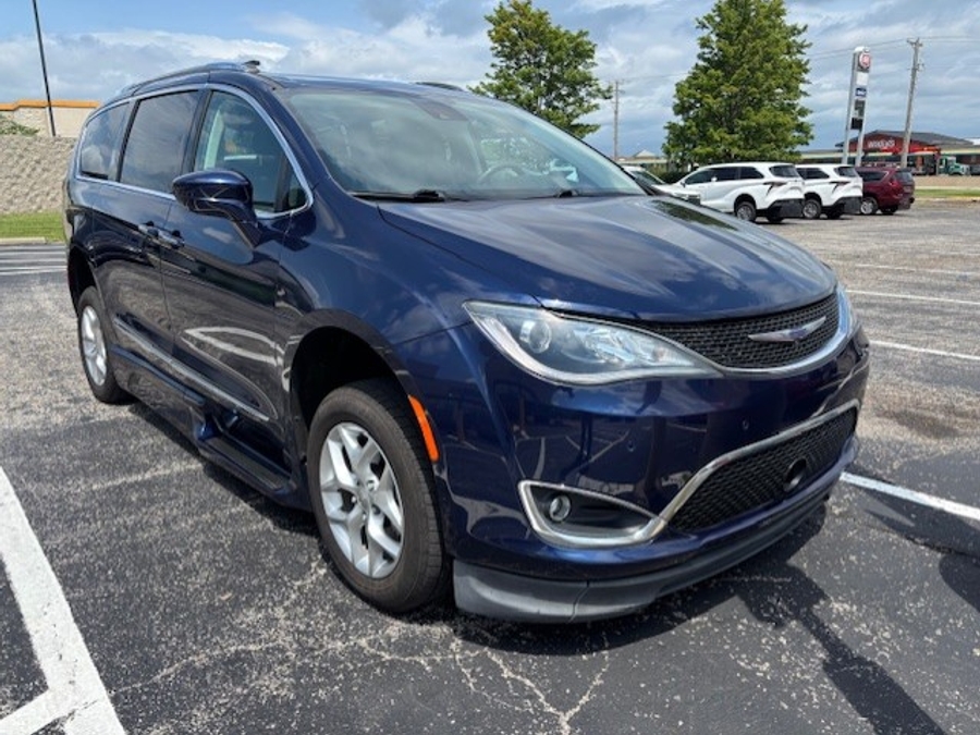 Used 2019 Chrysler Pacifica Touring L Plus - BraunAbility Side Entry Entry Fold Out Automatic Ramp