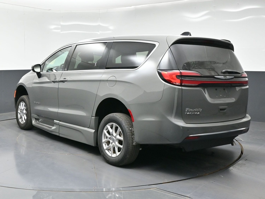 Used 2023 Chrysler Pacifica Touring L - BraunAbility Side Entry Fold Out Automatic Ramp