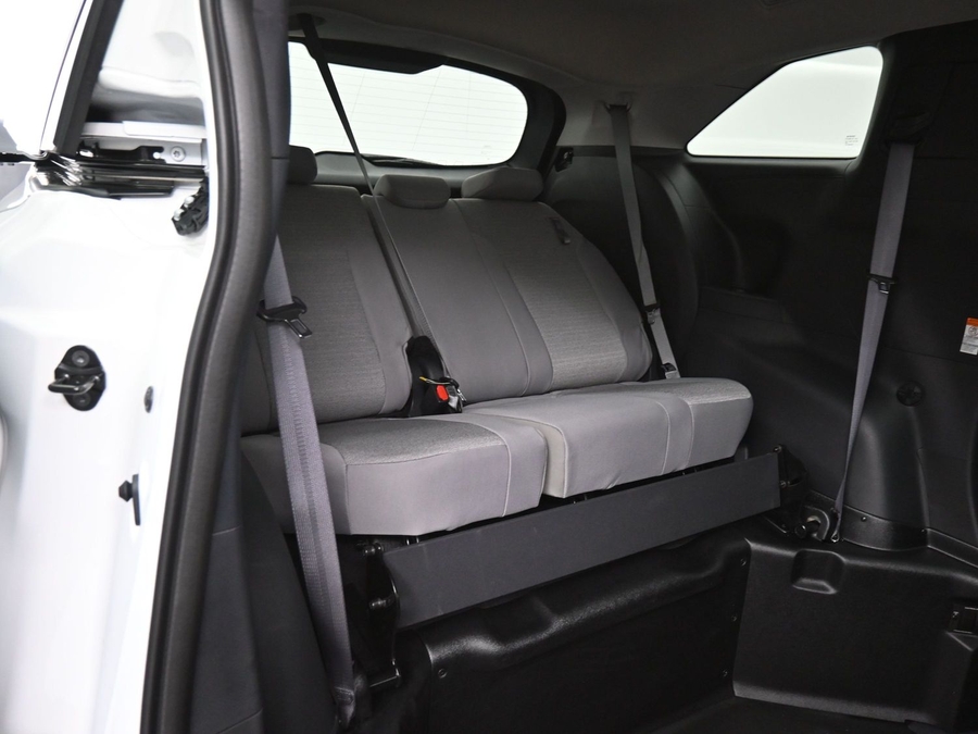 New 2025 Toyota Sienna Hybrid LE - BraunAbility Side Entry Entry Fold Out Automatic Ramp