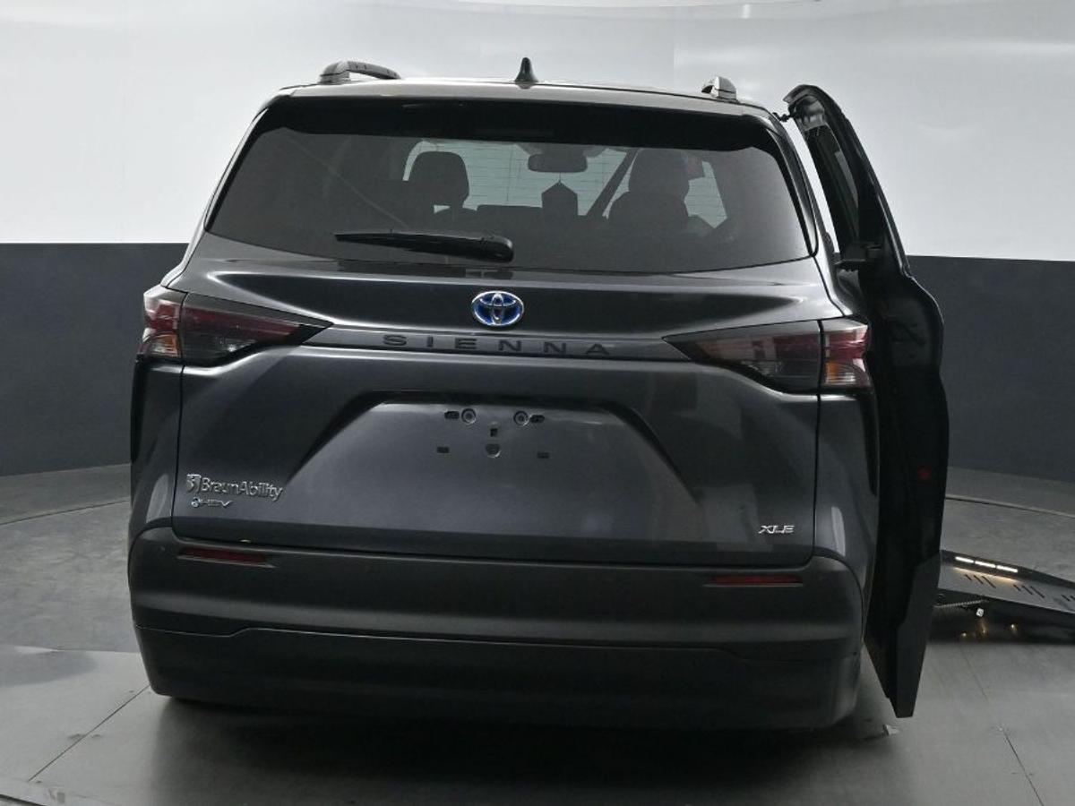 2025 TOYOTA SIENNA - Image 3
