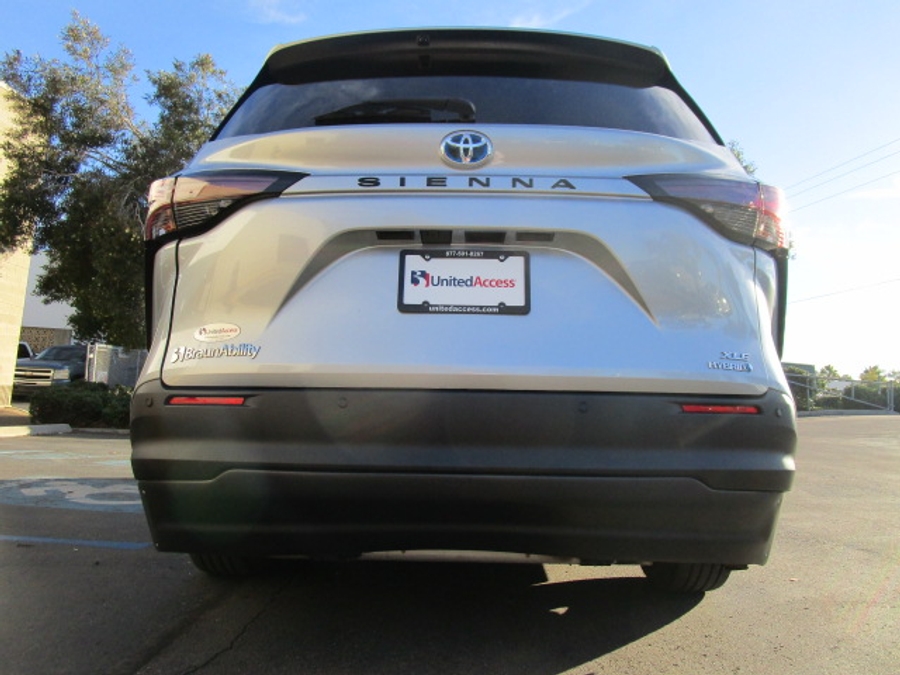 Used 2024 Toyota Sienna Hybrid XLE Base - BraunAbility Side Entry Entry Fold Out Automatic Ramp